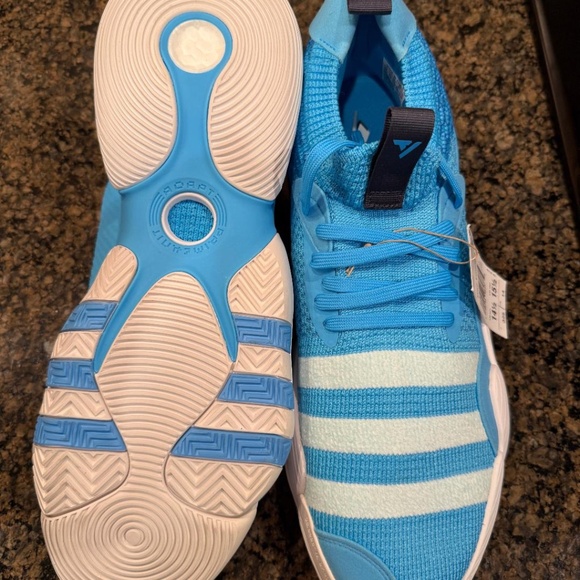 NEW - Adidas Trae Young 2.0 Basketball Shoes In Sky Rush Size 14.5 - Picture 3 of 4
